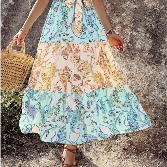 PAISLEY Print Butterfly Sleeve Ruffle Hem Belted Dress size medium - Picture 3 of 4